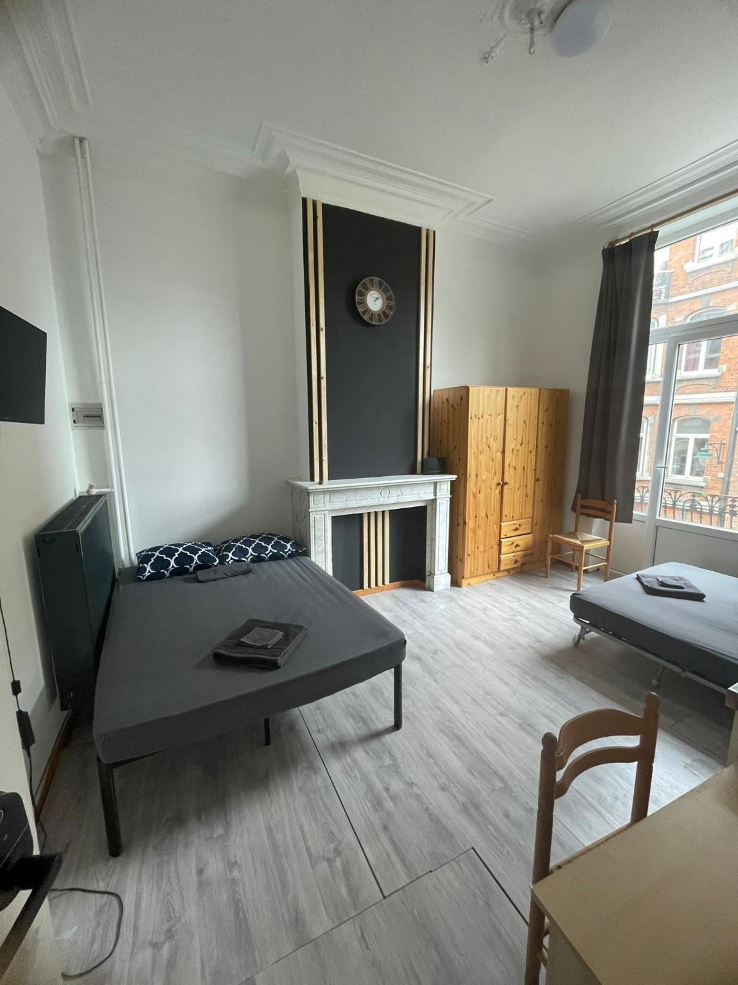 European District Hostel Brussels Exterior photo