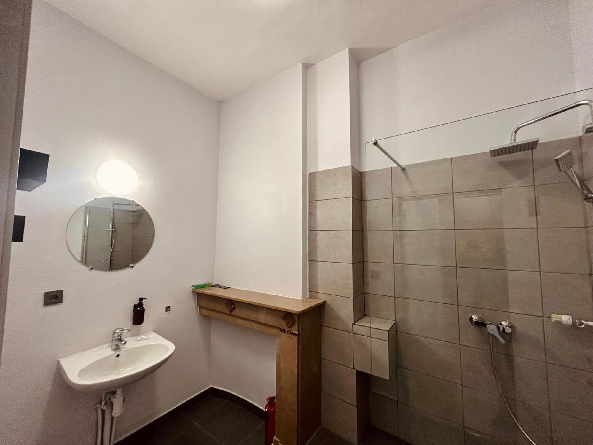 European District Hostel Brussels Exterior photo
